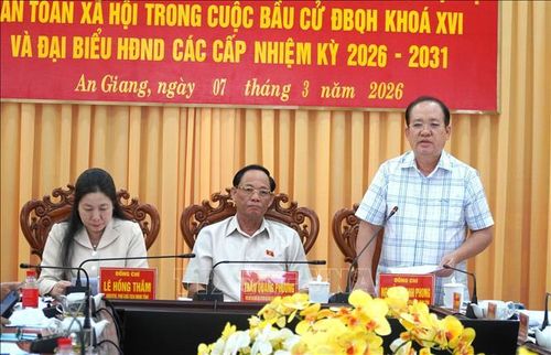 Phó Chủ tịch Thường trực UBND tỉnh, Phó Chủ tịch Ủy ban Bầu cử tỉnh An Giang Nguyễn Thanh Phong phát biểu.