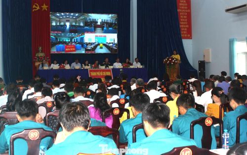 Hội nghị tiếp xúc cử tri tại phường Long Nguyên.