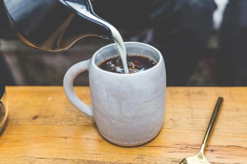  Thời điểm uống cà phê thích hợp có thể giúp ngăn ngừa tình trạng kích thích quá mức, các vấn đề về tiêu hóa và bồn chồn. Ảnh: Pexels. 