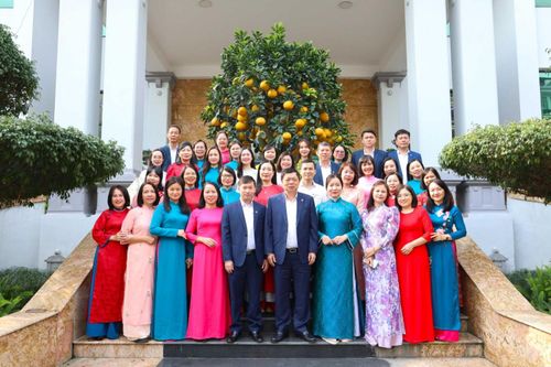 Công đoàn Công ty Tuyển than Hòn Gai tổ chức chương trình gặp mặt kỷ niệm 116 năm Ngày Quốc tế Phụ nữ.