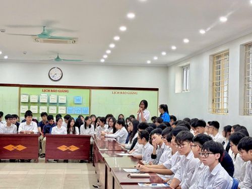 Hội nghị đã trang bị những kiến thức cần thiết để cử tri tham gia bầu cử đúng quy định. Ảnh: Nguyên Anh