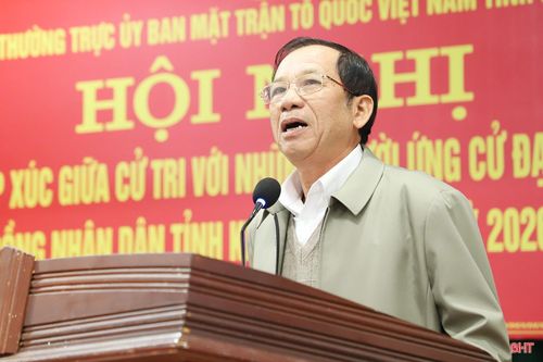 Cử tri Nguyễn Văn Điển (thôn Lạc Thọ, xã Cẩm Lạc) đề nghị tỉnh có thêm chính sách hỗ trợ cho cán bộ xã để giảm bớt khó khăn, an tâm công tác.