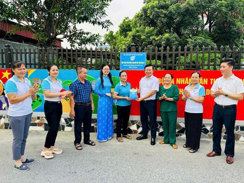 Những công trình ý nghĩa của Hội Liên hiệp phụ nữ chào mừng cuộc bầu cử. Ảnh: PV