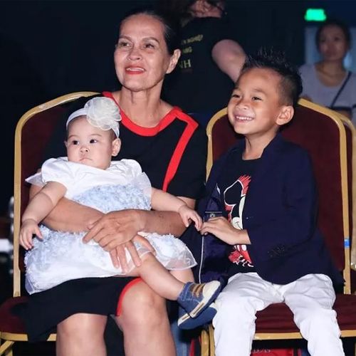 Mẹ ruột Thanh Thảo trong chương trình này đã tiết lộ về sự nghiệp lẫn chuyện tình ái của con gái.