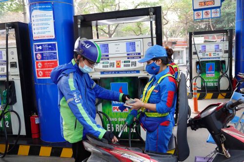 Giá xăng dầu vẫn tăng sau khi chi mạnh Quỹ Bình ổn giá xăng dầu