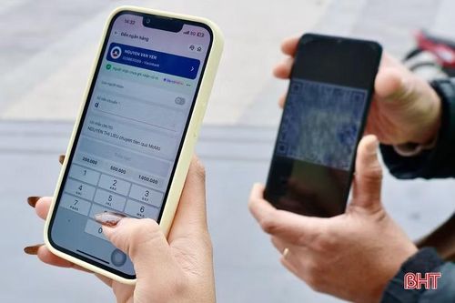Chị Diệu Linh đánh giá trải nghiệm đặt đồ ăn qua ứng dụng khá thuận tiện.