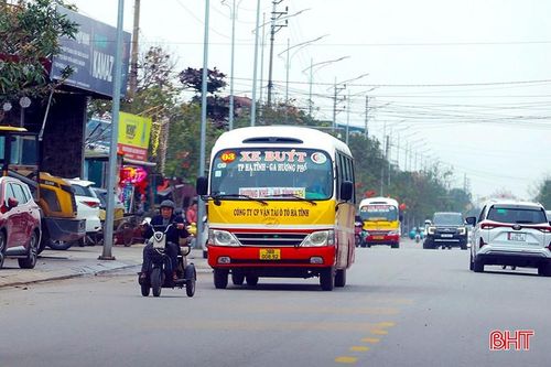Công ty CP Ô tô Hà Tĩnh phải chịu mức bù lỗ khoảng 100 triệu đồng mỗi ngày khi giá xăng dầu tăng cao.