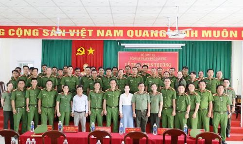 Lãnh đạo Công an TP, UBND phường và CBCS Công an phường Tân An. 