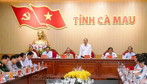Đồng chí Nguyễn Hồ Hải, Ủy viên Ban Chấp hành Trung ương Đảng, Bí thư Tỉnh ủy, Trưởng ban Chỉ đạo bầu cử đại biểu Quốc hội khóa XVI và đại biểu HĐND các cấp nhiệm kỳ 2026-2031 tỉnh Cà Mau, phát biểu chỉ đạo tại cuộc họp.
