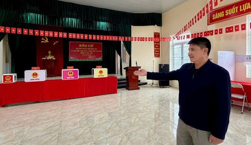 Bí thư Chi bộ thôn Đoàn Xuân Thận. Ảnh: Vân Nga