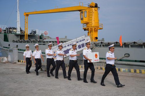 Thùng phiếu được đưa vào đất liền an toàn, đúng kế hoạch