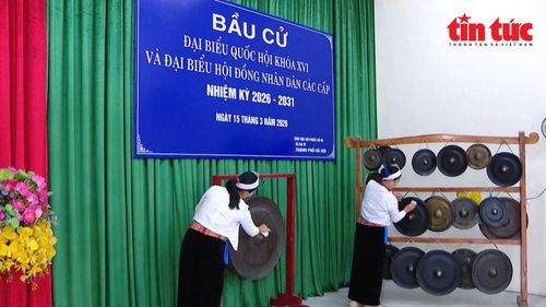 Một điểm bầu cử tại xã Ba Vì (TP Hà Nội).