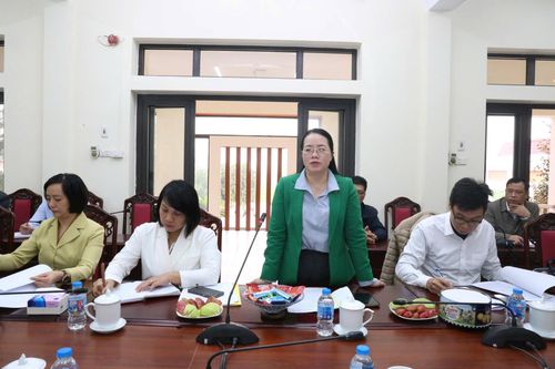 Đồng chí Phạm Hải Hoa, Phó Chủ tịch Ủy ban MTTQ Việt Nam thành phố, Chủ tịch Hội Nông dân thành phố Hà Nội phát biểu tại buổi làm việc. Ảnh: Xuân Hải