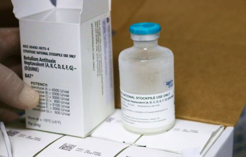  Thuốc giải độc botulinum có giá hàng nghìn USD mỗi lọ. Ảnh: Bệnh viện Chợ Rẫy. 