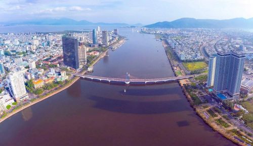 Bờ Đông sông Hàn hiện nay là những khu đô thị mới khang trang, hiện đại. Ảnh: Nguyễn Trình