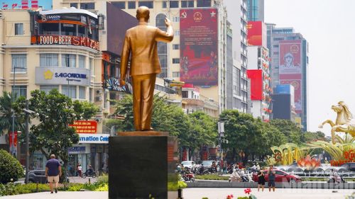  Kỳ bầu cử đại biểu Quốc hội khóa XVI và đại biểu Hội đồng nhân dân các cấp nhiệm kỳ 2026-2031 sẽ diễn ra vào ngày 15/3. Đây là sự kiện chính trị quan trọng, khi cử tri cả nước trực tiếp thực hiện quyền và nghĩa vụ công dân, lựa chọn những đại biểu tiêu biểu đại diện cho tiếng nói của nhân dân trong nhiệm kỳ mới. 