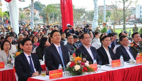 Lãnh đạo tỉnh Lạng Sơn, đại biểu địa phương dự khai mạc Lễ hội.