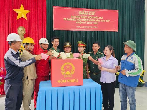Trung tá Lê Thanh Sử - Chính trị viên Đồn biên phòng Hòn Khoai cho biết, đơn vị đã chuẩn bị kỹ lưỡng các phương án, bảo đảm an ninh trật tự và an toàn tuyệt đối cho khu vực bỏ phiếu.