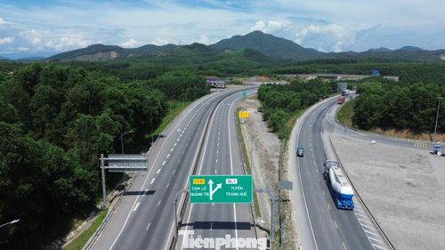 Cao tốc Cam Lộ - La Sơn. Ảnh: Ngọc Văn.