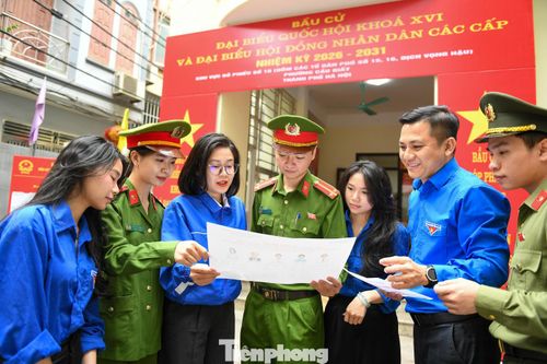 Theo chị Linh, mô hình đoàn viên tham gia tuyên truyền, hỗ trợ chuẩn bị tại điểm bầu cử và phối hợp cùng các lực lượng địa phương đang cho thấy hiệu quả rõ rệt, vừa góp phần nâng cao nhận thức của cử tri, vừa phát huy vai trò xung kích của tuổi trẻ trong các hoạt động chính trị – xã hội tại cơ sở.