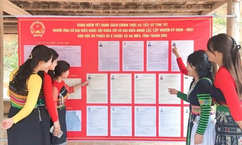 Cử tri xã Na Mèo thể hiện tinh thần trách nhiệm đối với quyền và nghĩa vụ công dân của mình.