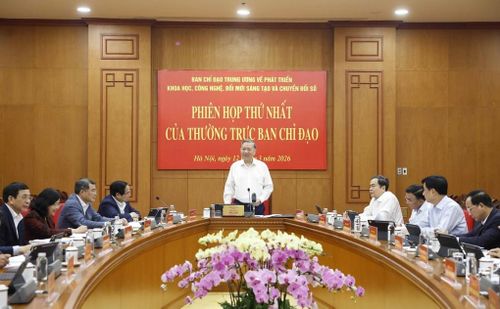 Phiên họp thứ nhất của Thường trực Ban Chỉ đạo Trung ương về phát triển khoa học, công nghệ, đổi mới sáng tạo và chuyển đổi số. Ảnh: TTXVN
