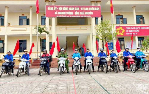 Đoàn Thanh niên xã Nghinh Tường phối hợp ra quân tổ chức tuyên truyền lưu động về công tác bầu cử.