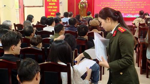 Công an Bắc Ninh tổ chức tuyên truyền cho các chủ nhà trọ, nhà nghỉ, khách sạn phòng ngừa tội phạm.