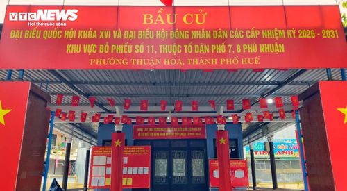 Tại các điểm bỏ phiếu ở TP Huế, công tác chuẩn bị đang được triển khai khẩn trương và chu đáo.