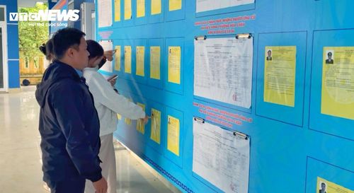 Anh Quách Bảo Định, 20 tuổi (cử tri phường Hóa Châu, TP Huế) cho hay: “Tôi và gia đình đã dành nhiều thời gian tìm hiểu kỹ thông tin về các ứng cử viên để thực hiện quyền bầu cử một cách trách nhiệm, lựa chọn những đại biểu xứng đáng đại diện cho ý chí và nguyện vọng của Nhân dân”.