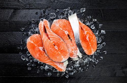 Cá béo là nguồn cung cấp acid béo omega-3 tốt nhất.