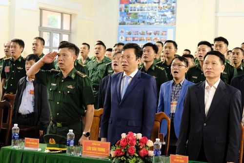 Ông Lưu Văn Trung, Phó Bí thư Tỉnh ủy, Chủ tịch HĐND tỉnh, Chủ tịch Ủy ban Bầu cử tỉnh Lâm Đồng dự, kiểm tra công tác tổ chức và động viên cán bộ, chiến sĩ tham gia bầu cử tại Khu vực bỏ phiếu số 19, Tiểu đoàn Huấn luyện – Cơ động 1