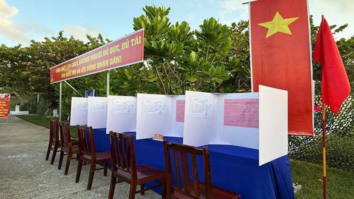 Bàn ghi phiếu được tổ chức bảo đảm riêng tư. (Ảnh: CTV)