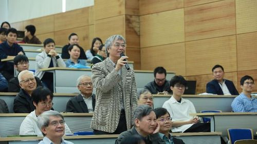 Các nhà khoa học trao đổi, thảo luận tại sự kiện. (Ảnh: HIẾU LIÊN) 