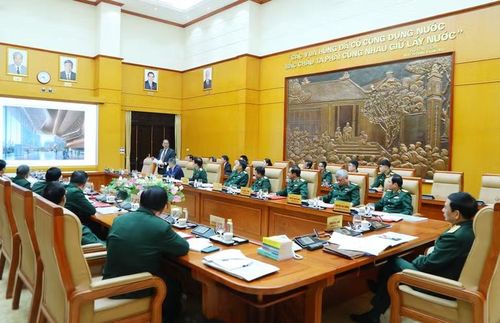 Hội nghị nghe đại diện đơn vị thiết kế trình bày phương án kiến trúc tổng thể của công trình Nhà hát Quân đội.