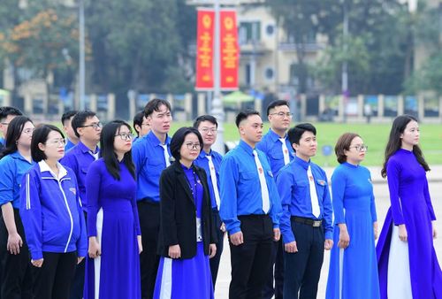 Công tác tham gia xây dựng Đảng được quan tâm, thực hiện nghiêm túc, chặt chẽ. Toàn Đoàn đã giới thiệu 704 đoàn viên ưu tú cho Đảng xem xét kết nạp, trong đó 624 đồng chí vinh dự đứng trong hàng ngũ của Đảng Cộng sản Việt Nam. Ảnh: Xuân Tùng