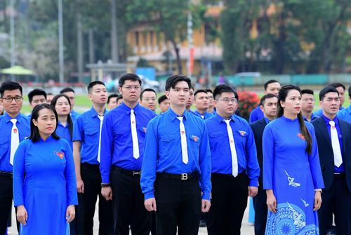 Toàn đoàn đã tổ chức 195 hoạt động an sinh xã hội với tổng giá trị gần 7,8 tỷ đồng; vận động 14.577 đơn vị máu; trồng 28.600 cây xanh; thực hiện 275 công trình, phần việc thanh niên; xây dựng 9 căn nhà tình nghĩa. Hơn 3,5 nghìn sáng kiến đề xuất được hiện thực hóa; hơn 1.700 lượt đoàn viên tham gia nghiên cứu khoa học; nhiều mô hình ứng dụng chuyển đổi số trong quản lý, điều hành được triển khai. Ảnh: Xuân Tùng