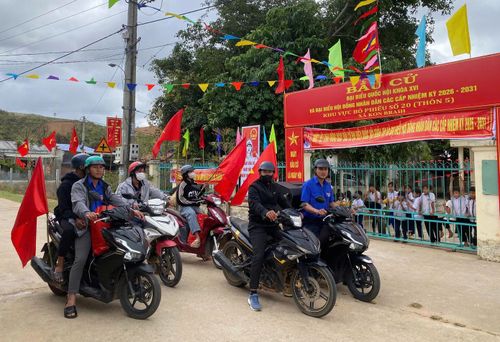 Đoàn xã Kon Braih thành lập 3 tổ tuyên truyền, mỗi tổ gồm 20 - 30 đoàn viên, thanh niên.