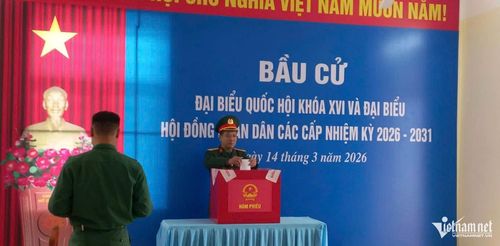 Cử tri Đặc khu Bạch Long Vĩ phấn khởi tham gia bỏ phiếu bầu cử