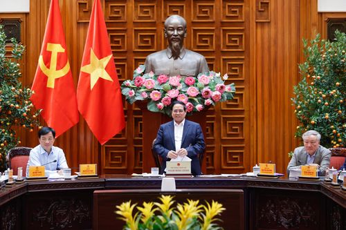 Thủ tướng nêu rõ cần đa dạng hóa nguồn lực, tối ưu hóa nguồn lực của Nhà nước, đẩy mạnh hợp tác công tư, xây dựng các chính sách huy động nguồn lực như BT, BOT. Ảnh: Nhật Bắc