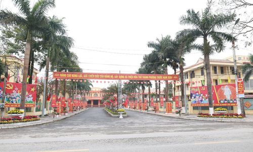 Ngày 15/3, tỉnh Thanh Hóa có gần 3 triệu cử tri đi bầu cử. Thanh Hóa có 29 người ứng cử đại biểu Quốc hội để bầu 17 đại biểu; 143 người ứng cử đại biểu HĐND tỉnh, bầu 85 đại biểu; 5.807 người ứng cử đại biểu HĐND xã, bầu 3.484 đại biểu.