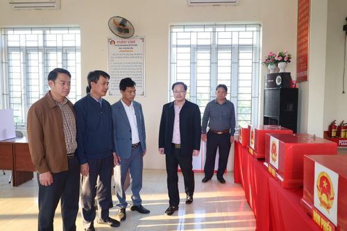 Lãnh đạo các địa phương thường xuyên kiểm tra công tác chuẩn bị bầu cử, đảm bảo để cuộc bầu cử đại biểu quốc hội và HĐND các cấp diễn ra thành công