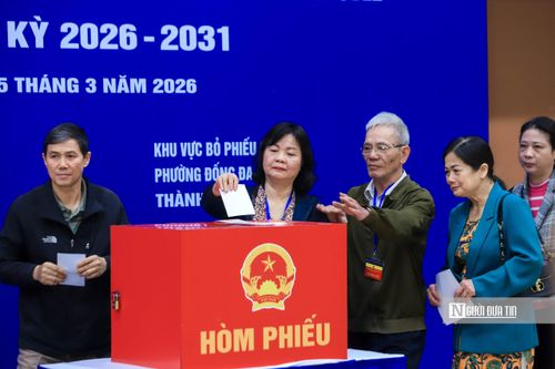 “Việc vận hành thử quy trình tổ chức bầu cử nhằm bảo đảm từng khâu, từng bước diễn ra chính xác, đồng bộ, thuần thục và đúng luật. Đồng thời giúp các ban bầu cử kịp thời phát hiện những chi tiết nhỏ có thể phát sinh trong thực tế, từ đó điều chỉnh ngay trước ngày bỏ phiếu chính thức”, Bí thư Đảng ủy phường Đống Đa cho biết thêm.