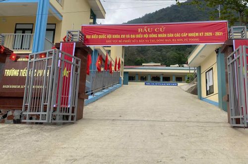 Khu vực bỏ phiếu số 1 ở xã Pù Nhi.