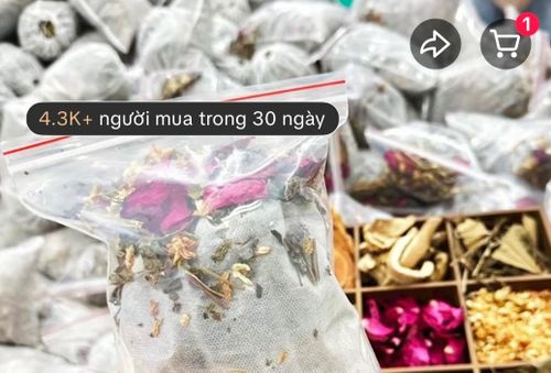 Sản phẩm thảo dược xông nhà của anh Đ. từng đạt hơn 4.300 lượt mua mỗi tháng. Ảnh: PHAN VINH