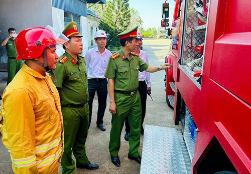 Phương tiện và lực lượng thực hiện công tác phòng cháy, chữa cháy luôn trong tinh thần sẵn sàng. Ảnh: K.A 