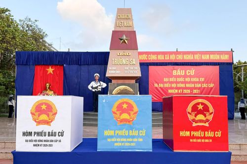 Khu vực bỏ phiếu được bố trí tại cột mốc chủ quyền đảo Trường Sa.