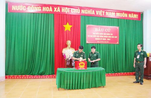 Bầu cử sớm tại Đồn biên phòng Nâm Na, đứng chân trên địa bàn xã Đắk Wil (Lâm Đồng)