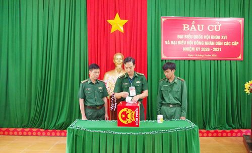 Không khí bầu cử sớm tại Đồn biên phòng Nâm Na, đứng chân trên địa bàn xã Đắk Wil (Lâm Đồng)