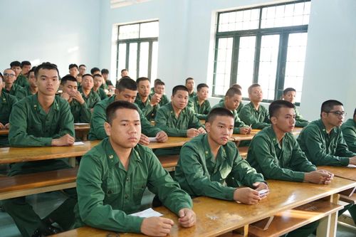 Đây là lần đầu tiên thực hiện quyền công dân của nhiều cử tri tại 5 khu vực bỏ phiếu sớm